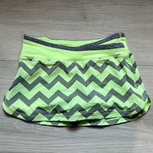 Ivivva neon yellow skort with grey zigzags, child size 6, in great condition.